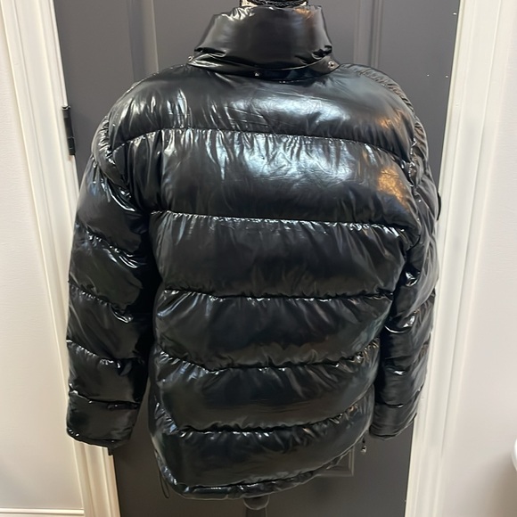 GFTD LA Race Team Black Puffer Coat
133 - Picture 2 of 4